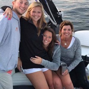 Meet your Posher, Kelli